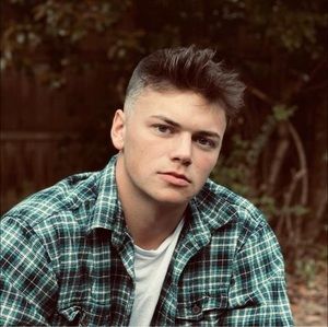 Meet your Posher, Connor